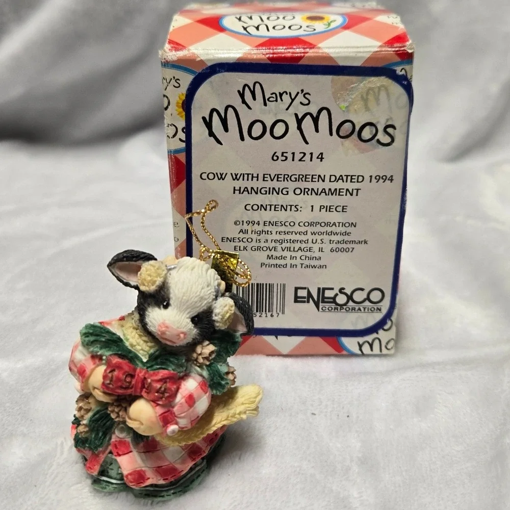 Vintage 1994 Mary's Moo Moos Cow With Evergreen Christmas Ornament Enesco Boxed